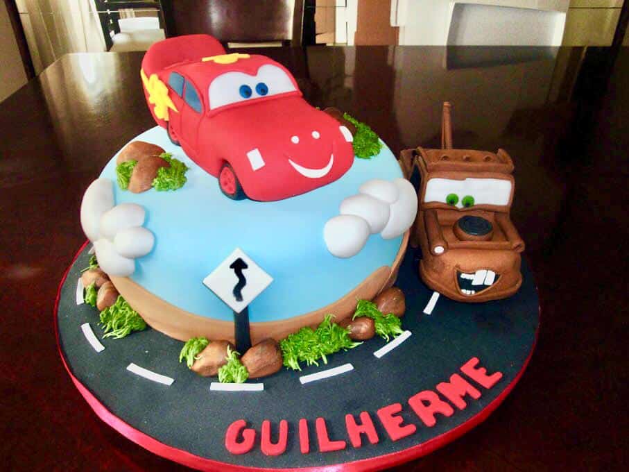 Bolo de aniversário tema carros - decoração 