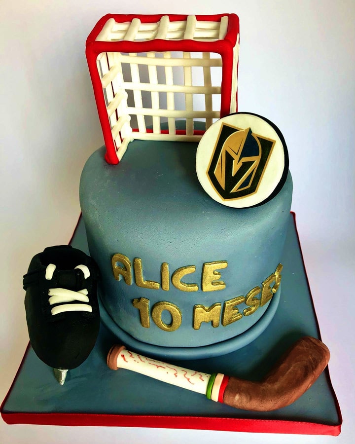 Bolo Hockey no Gelo: Um Tema Único para Mesversário