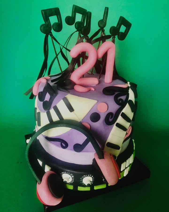 Bolo Música e Balada: Para Quem Vive no Ritmo