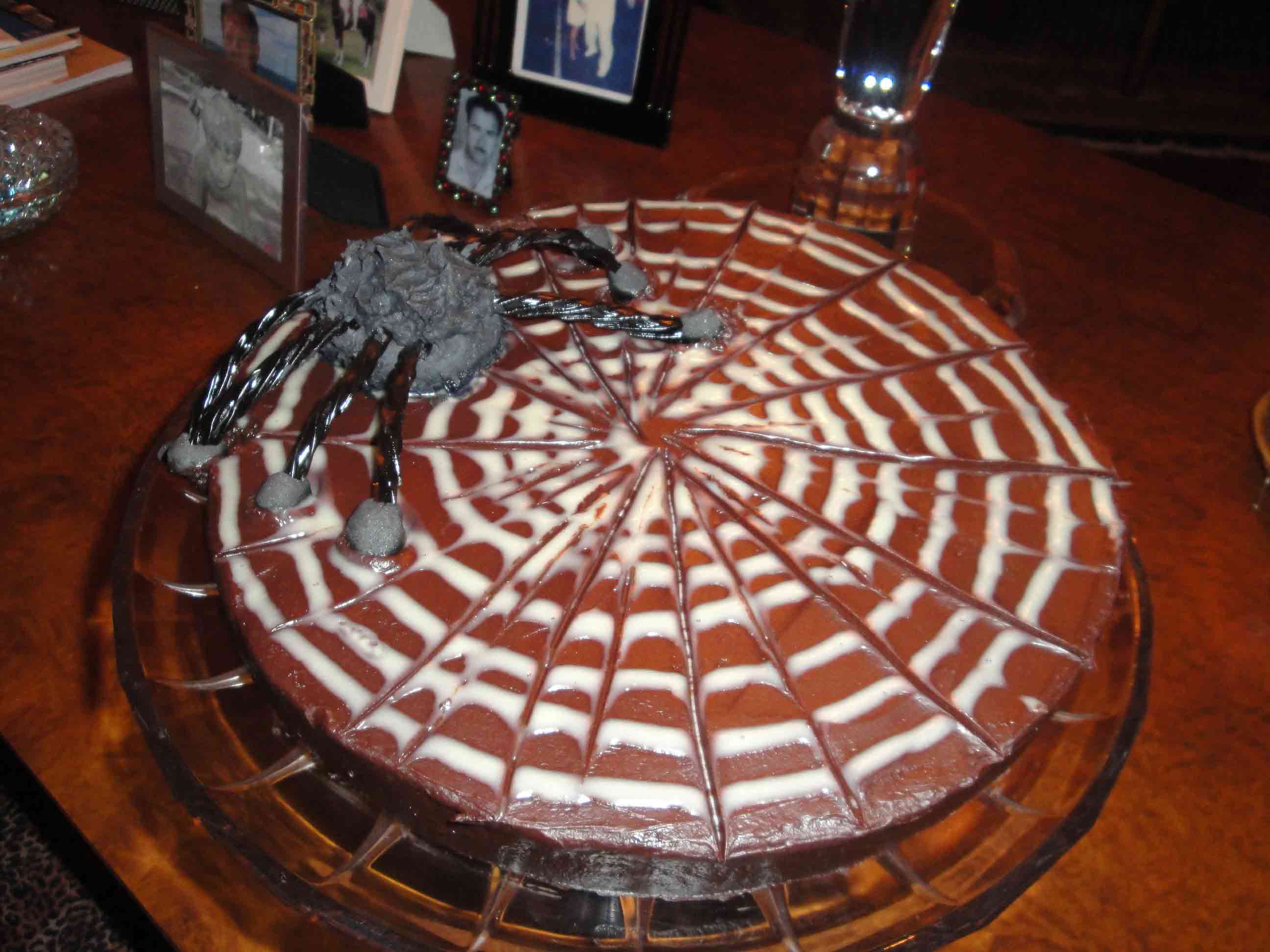 Cupcakes decorados para Halloween com fantasmas e abóboras