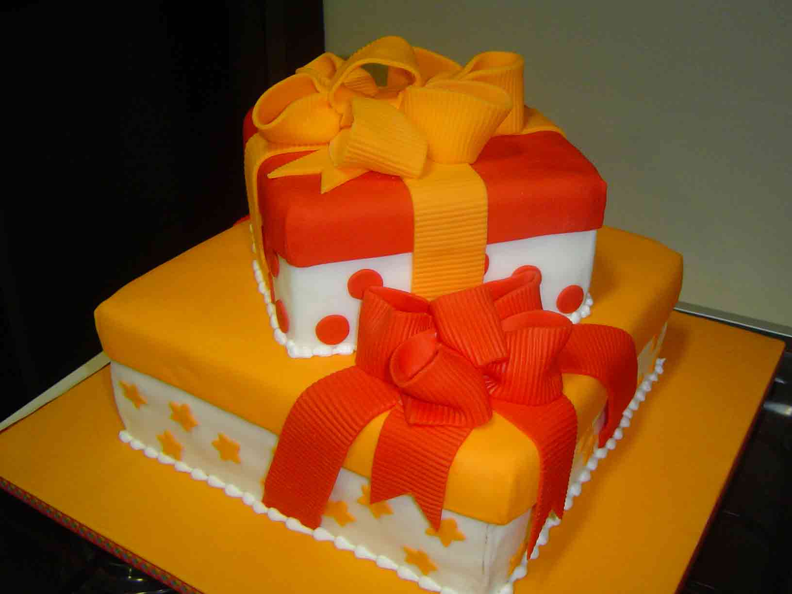 Bolo de Aniversário para Adulto - Cake Designer - Decorados